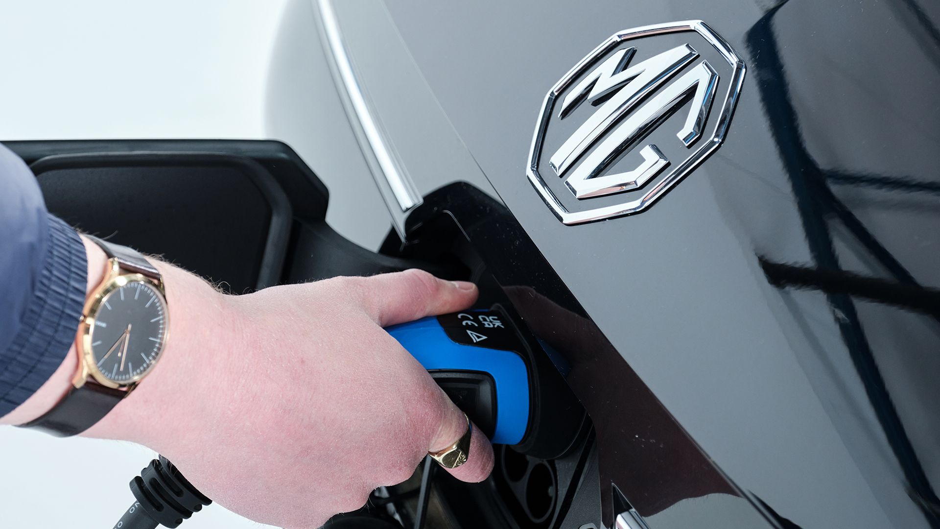 5 TROPHY - EV Trophy Long Range charging copy.jpg