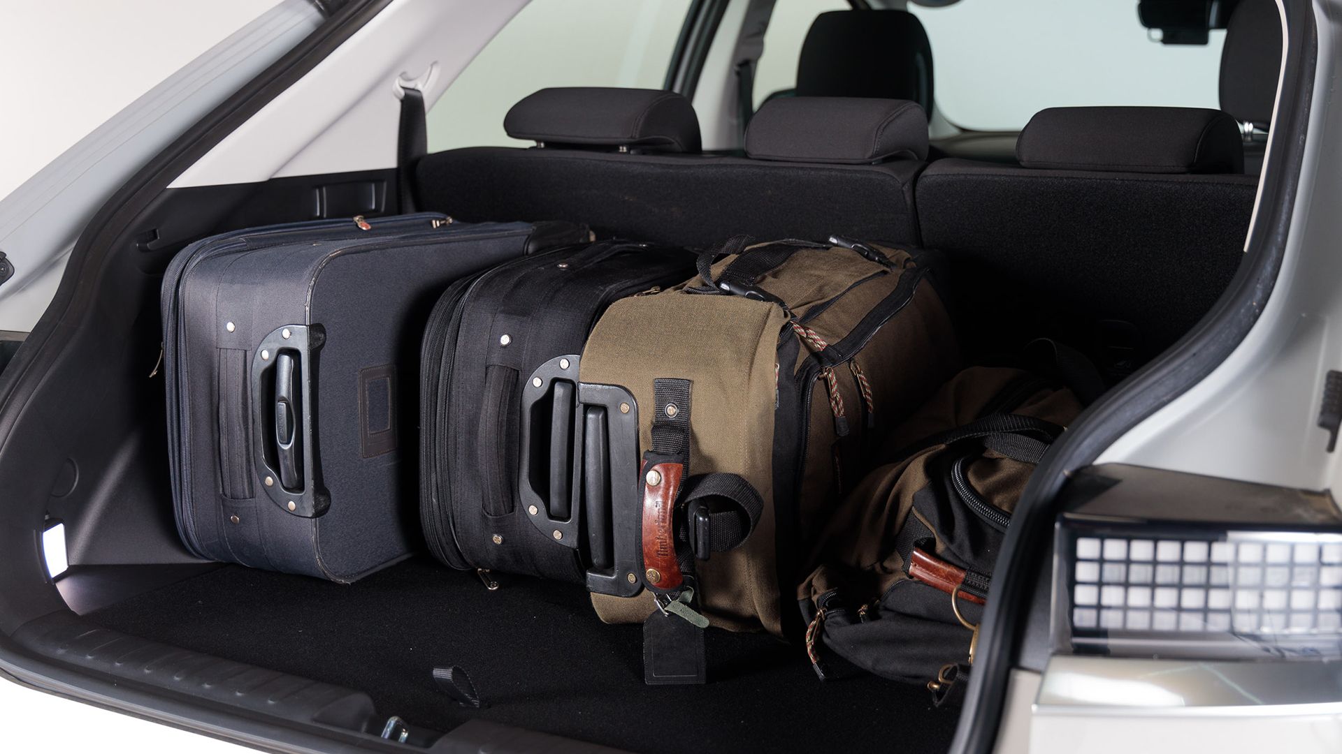 IONIQ 5 PREMIUM EV - Hyundai Ioniq 5 boot cyber grey.jpg