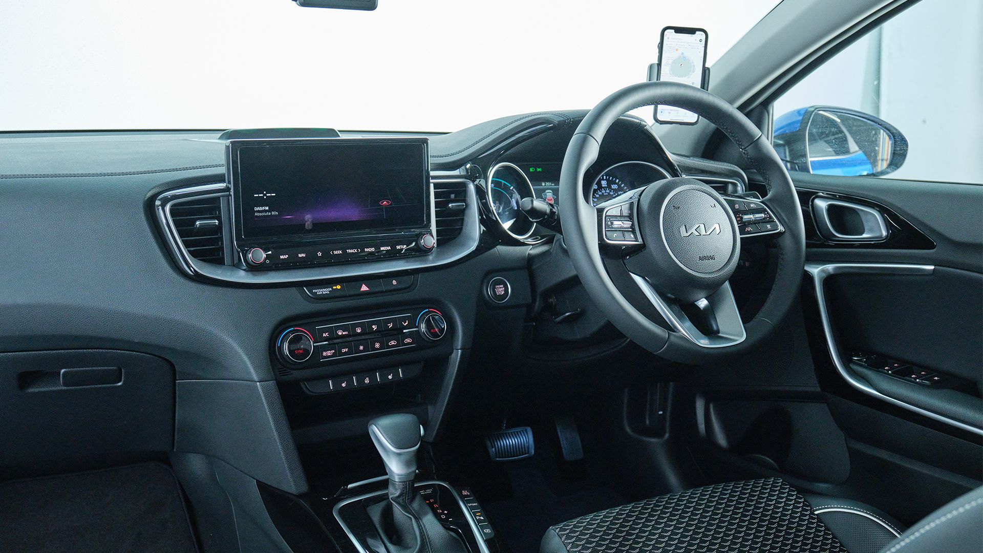 XCEED 3 PHEV S-A - Kia Xceed interior copy.jpg