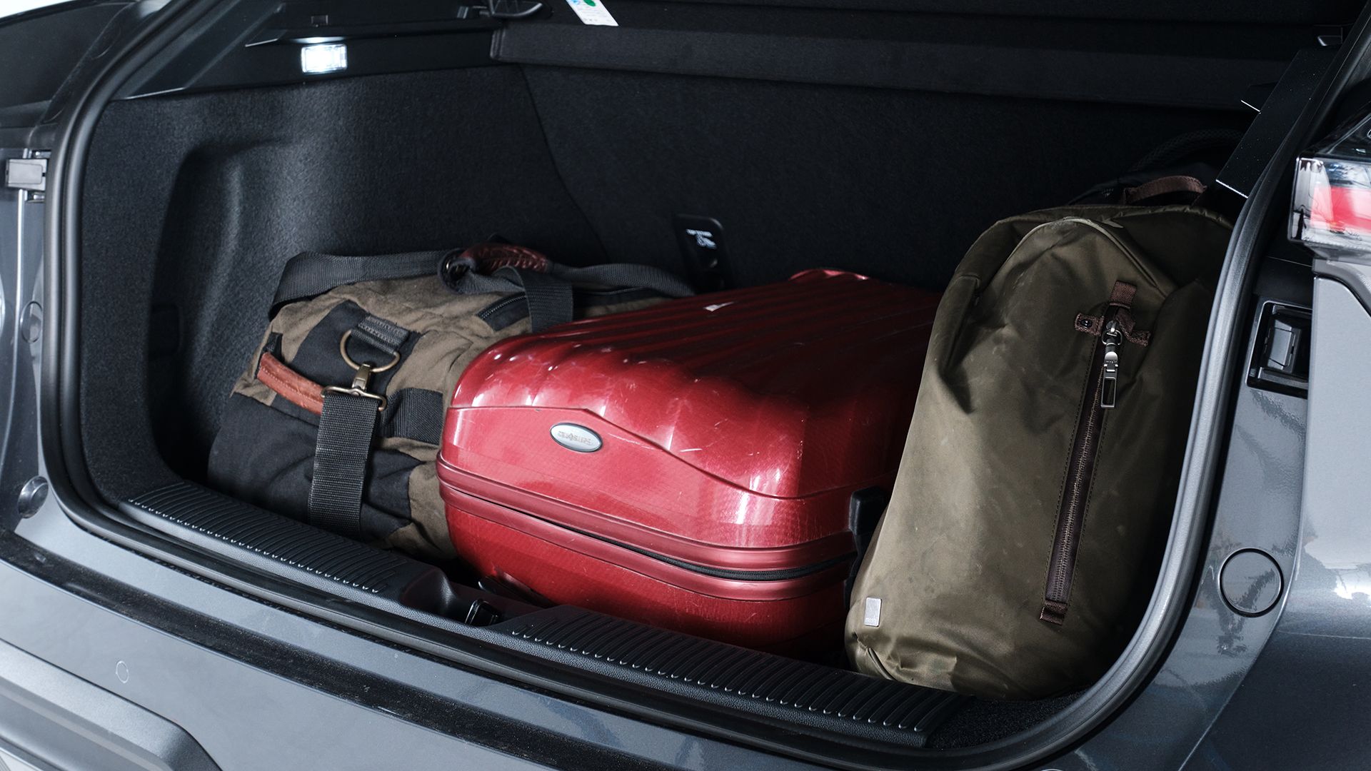 4 SE - MG4 SE Long Range boot copy.jpg