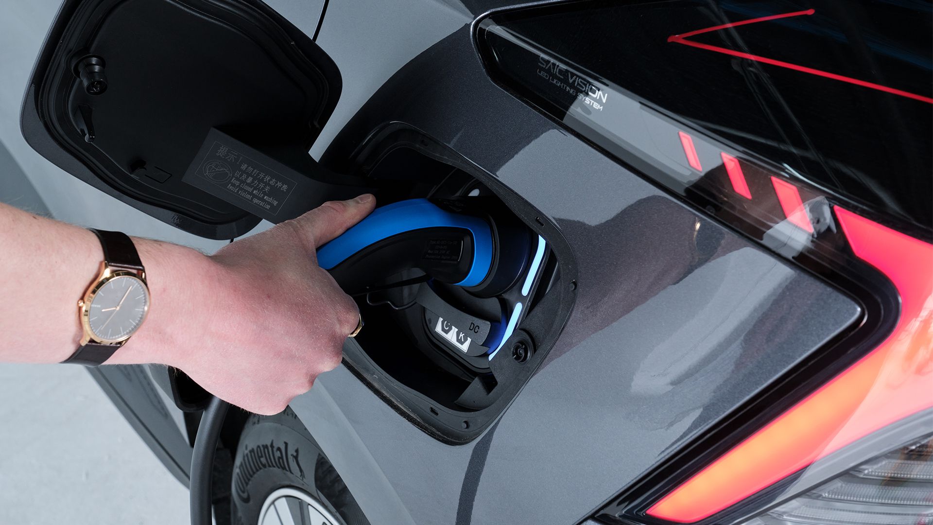 4 SE - MG4 SE Long Range charging copy.jpg