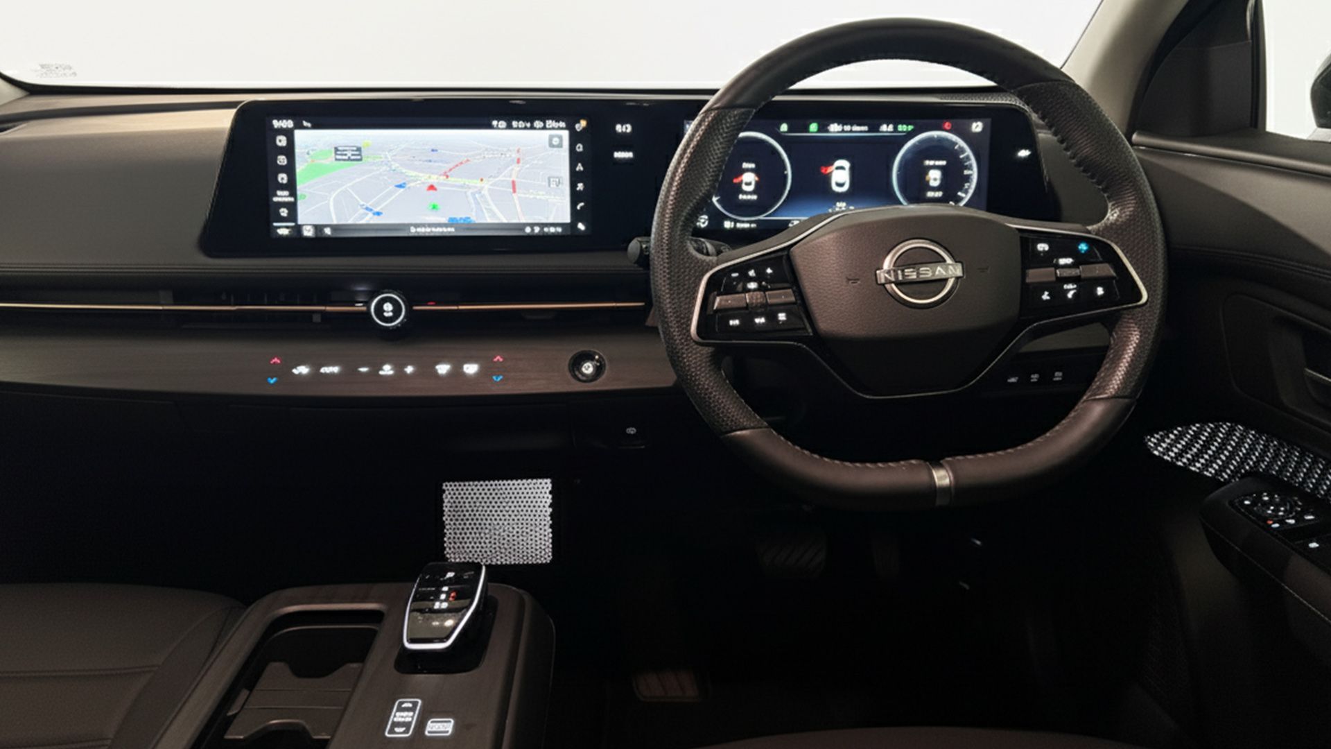 ARIYA ADVANCE E-4ORCE - Nissan Ariya Copper interior copy.jpg