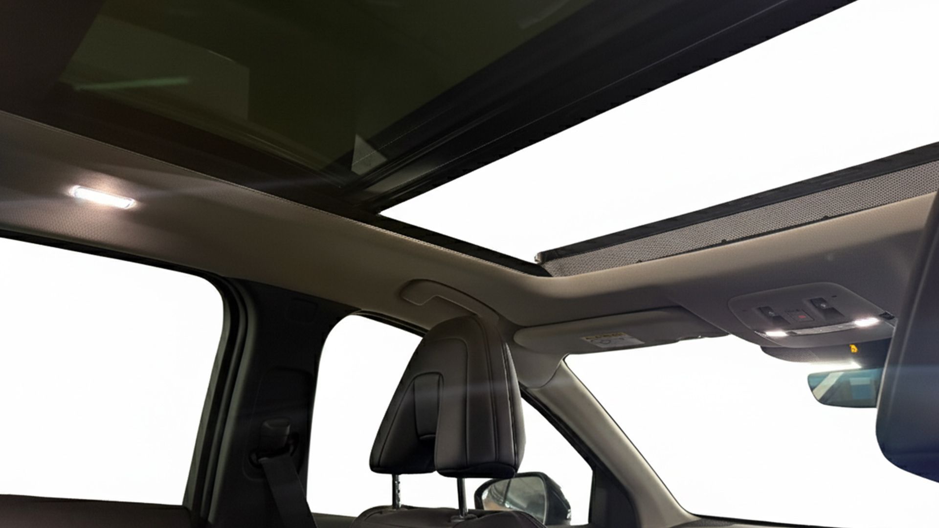ARIYA ADVANCE E-4ORCE - Nissan Ariya sunroof copy.jpg