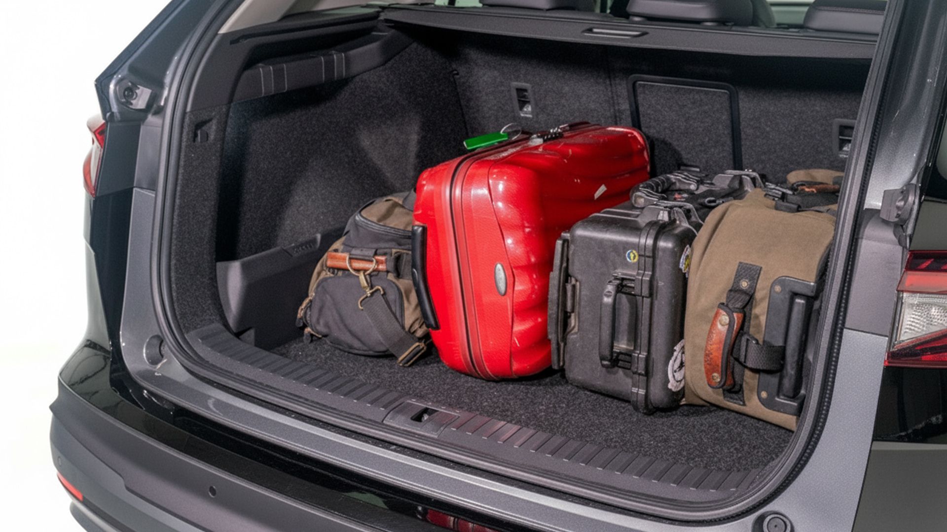 ENYAQ 85 EDITION - Skoda Enyaq 85 Edition Suite black boot copy Pre facelift.jpg