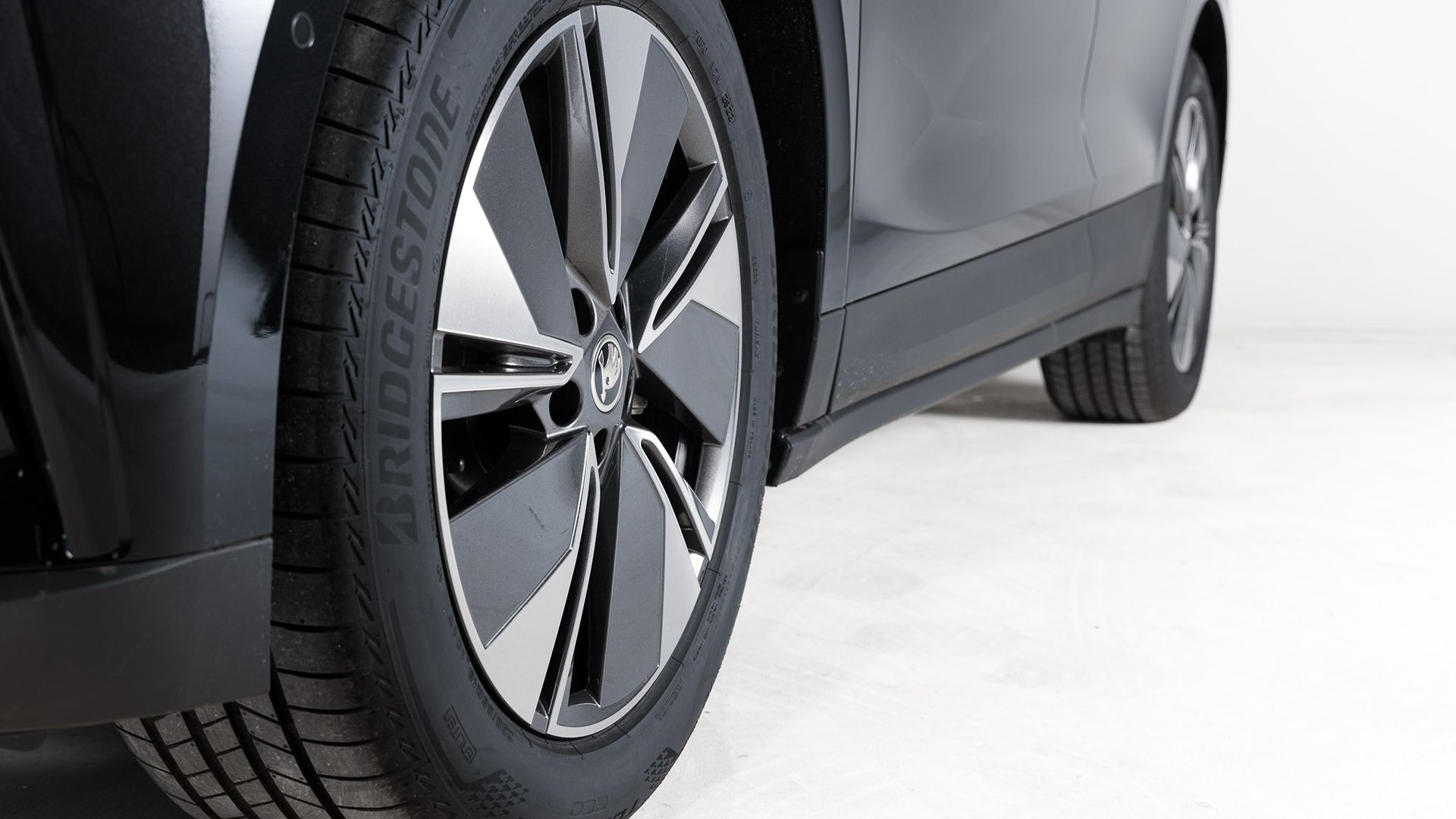 ENYAQ IV 60 - Skoda enyaq iv60 tyres copy.jpg