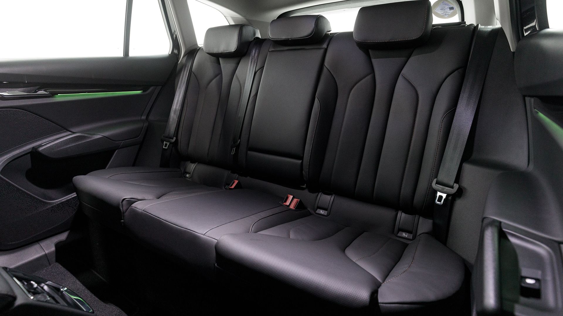 ENYAQ IV 80 - Skoda enyaq iv80 seats copy.jpg