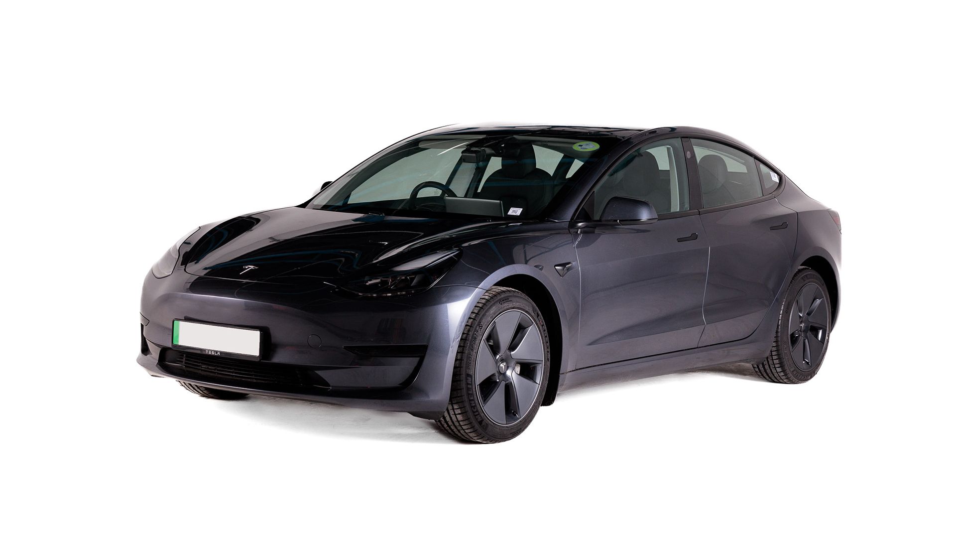 MODEL 3 E - Tesla Model 3 diagonal copy.jpg