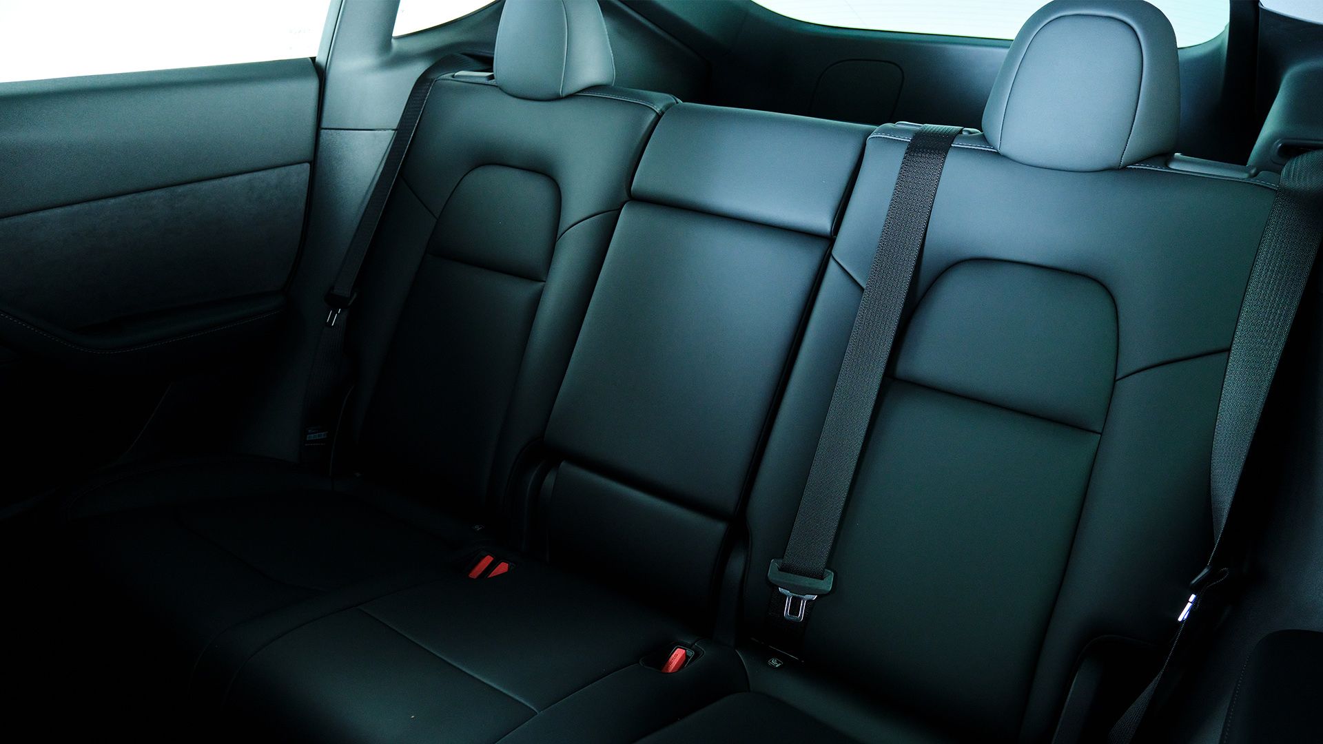 MODEL Y RWD - Tesla Model Y seats copy.jpg